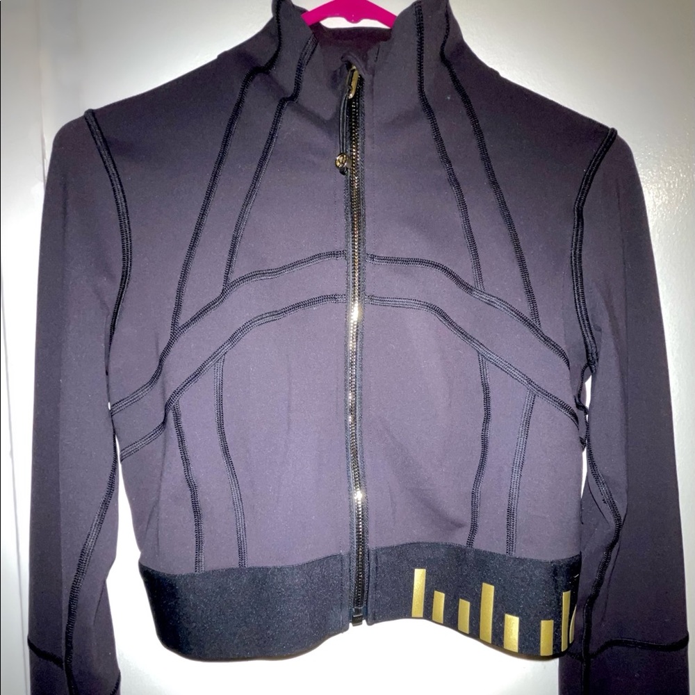 Lululemon🍋 Special Edition Define Jacket Cropped Gold Size 6